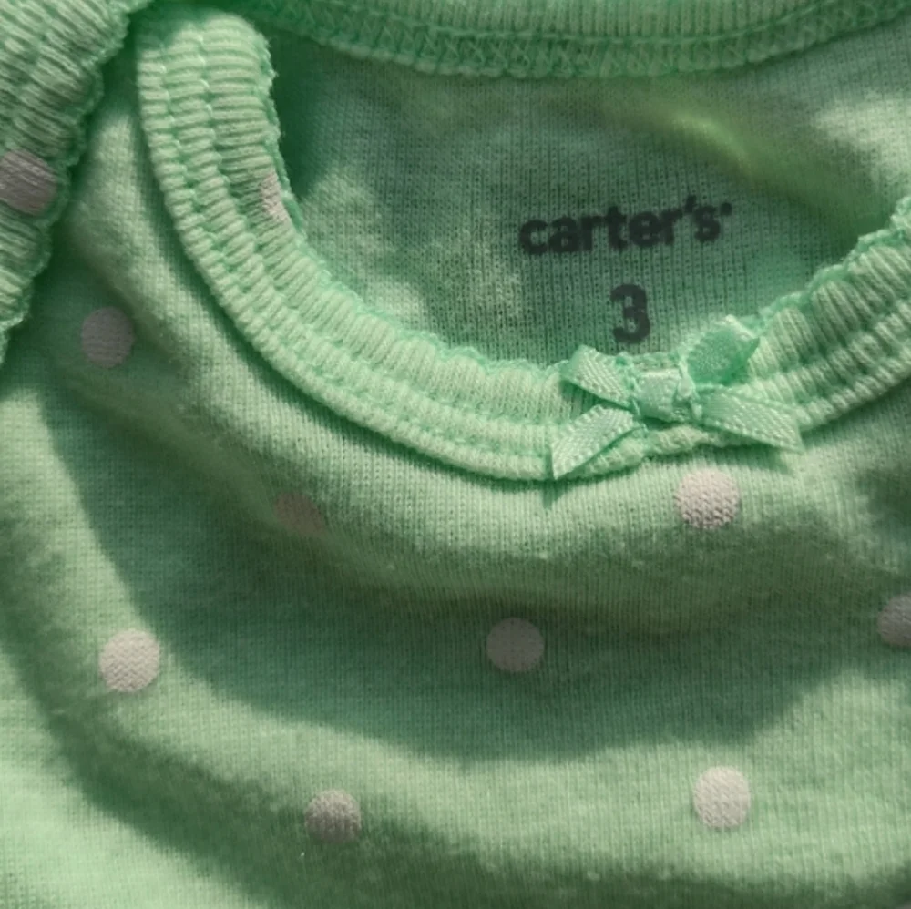 X) Carter’s Baby Girl Green Polka Dot Onesie | Size 0–3 Months